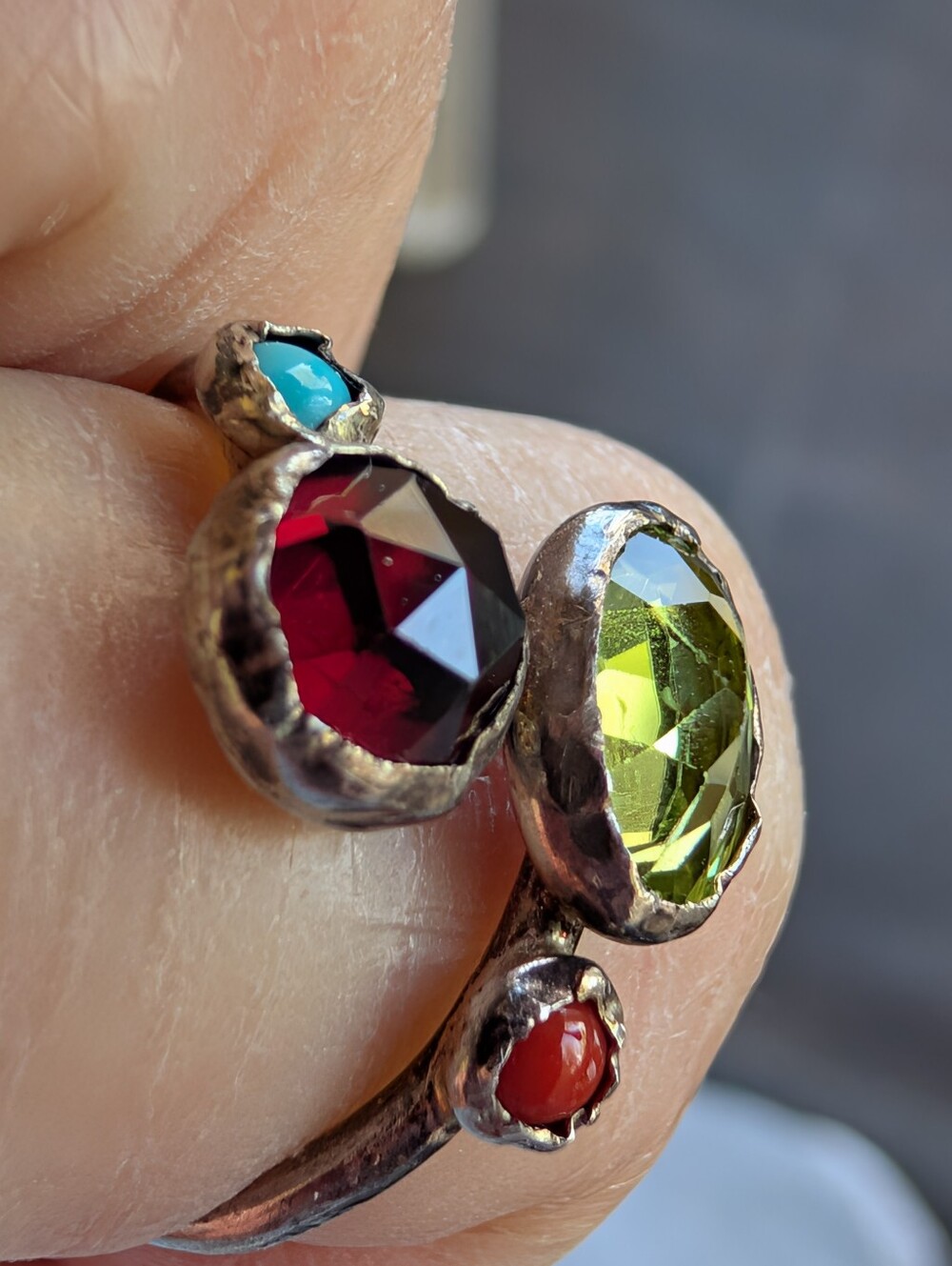 Vintage Sterling Ring with Peridot, Garnet, Turquoise & Coral Gemstones